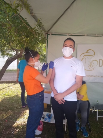 Aplicação da vacina Aplicação da vacina