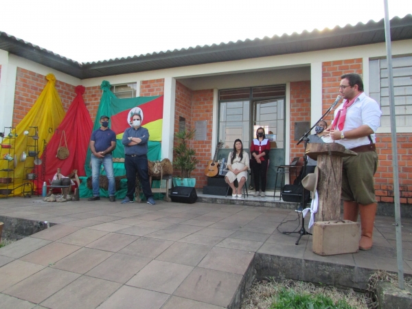 Abertura das Comemorações da Semana Farroupilha em Pinhal Grande é Recheada de Cultura e Tradição Abertura das Comemorações da Semana Farroupilha em Pinhal Grande é Recheada de Cultura e Tradição