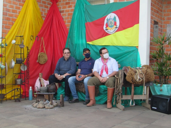 Abertura das Comemorações da Semana Farroupilha em Pinhal Grande é Recheada de Cultura e Tradição Abertura das Comemorações da Semana Farroupilha em Pinhal Grande é Recheada de Cultura e Tradição
