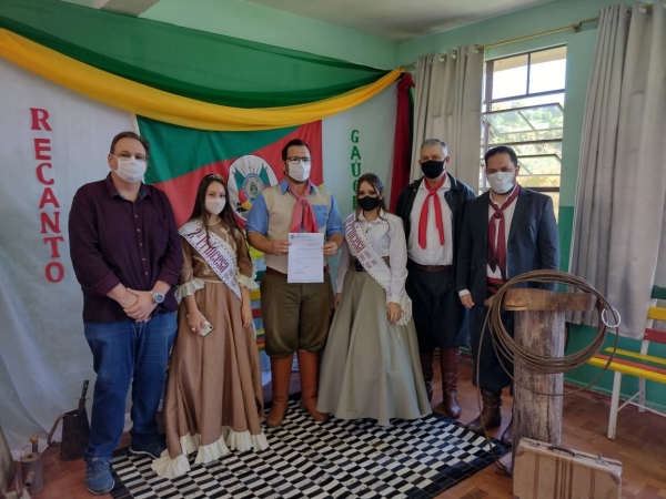 Sancionada Lei que Inclui Conteúdo Sobre Cultura Tradicionalista nas Escolas da Rede Municipal de Pinhal Grande Sancionada Lei que Inclui Conteúdo Sobre Cultura Tradicionalista nas Escolas da Rede Municipal de Pinhal Grande