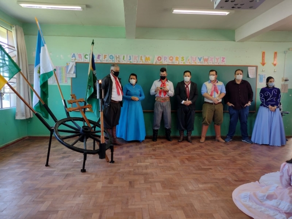 Sancionada Lei que Inclui Conteúdo Sobre Cultura Tradicionalista nas Escolas da Rede Municipal de Pinhal Grande Sancionada Lei que Inclui Conteúdo Sobre Cultura Tradicionalista nas Escolas da Rede Municipal de Pinhal Grande