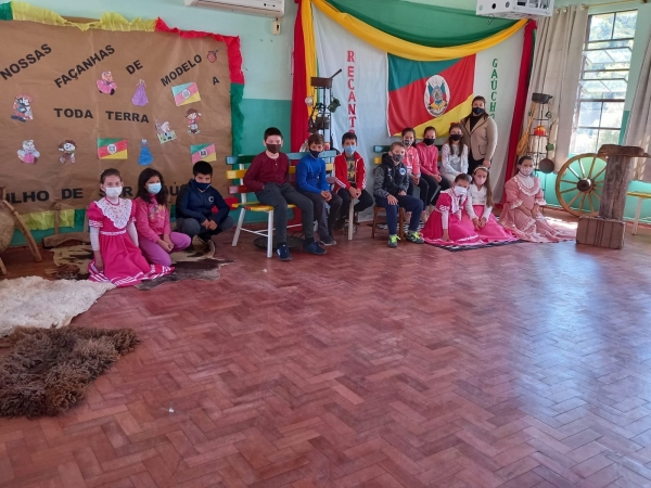 Sancionada Lei que Inclui Conteúdo Sobre Cultura Tradicionalista nas Escolas da Rede Municipal de Pinhal Grande Sancionada Lei que Inclui Conteúdo Sobre Cultura Tradicionalista nas Escolas da Rede Municipal de Pinhal Grande