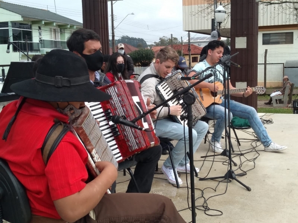 Praça Campos Salles Foi Cenário Para Apresentação dos Alunos do Curso de Música da Casa de Cultura Praça Campos Salles Foi Cenário Para Apresentação dos Alunos do Curso de Música da Casa de Cultura