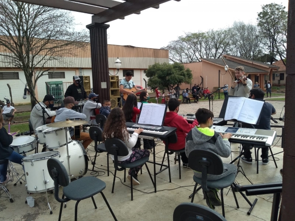 Praça Campos Salles Foi Cenário Para Apresentação dos Alunos do Curso de Música da Casa de Cultura Praça Campos Salles Foi Cenário Para Apresentação dos Alunos do Curso de Música da Casa de Cultura