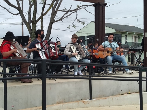 Praça Campos Salles Foi Cenário Para Apresentação dos Alunos do Curso de Música da Casa de Cultura Praça Campos Salles Foi Cenário Para Apresentação dos Alunos do Curso de Música da Casa de Cultura