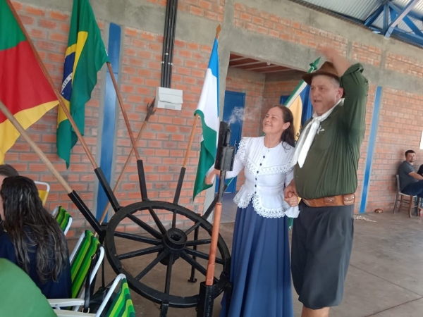 Encerramento da Semana Farroupilha é Marcada Por Inauguração do Pavilhão e Extinção da Chama Crioula Encerramento da Semana Farroupilha é Marcada Por Inauguração do Pavilhão e Extinção da Chama Crioula