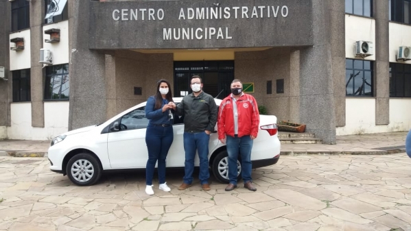 Administração Municipal Adquire Com Recursos Próprios Mais Um Veículo para Auxiliar no Transporte de Pacientes na Secretaria de Saúde Administração Municipal Adquire Com Recursos Próprios Mais Um Veículo para Auxiliar no Transporte de Pacientes na Secretaria de Saúde