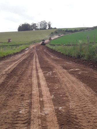 Secretaria de Obras Trabalha na Melhoria das Estradas do Município após Período Chuvoso Secretaria de Obras Trabalha na Melhoria das Estradas do Município após Período Chuvoso