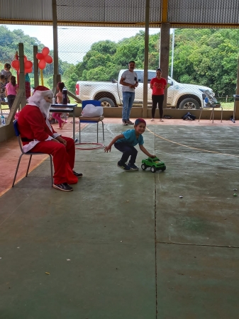 Professores da Escola Municipal São Thomas de Aquino Realizam Festa de Natal com Entrega de Presentes Para os Alunos Professores da Escola Municipal São Thomas de Aquino Realizam Festa de Natal com Entrega de Presentes Para os Alunos