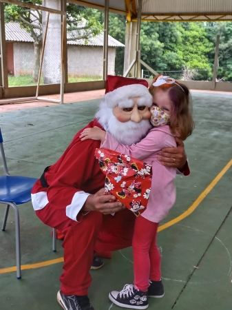 Professores da Escola Municipal São Thomas de Aquino Realizam Festa de Natal com Entrega de Presentes Para os Alunos Professores da Escola Municipal São Thomas de Aquino Realizam Festa de Natal com Entrega de Presentes Para os Alunos