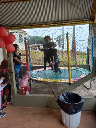 Professores da Escola Municipal São Thomas de Aquino Realizam Festa de Natal com Entrega de Presentes Para os Alunos Professores da Escola Municipal São Thomas de Aquino Realizam Festa de Natal com Entrega de Presentes Para os Alunos