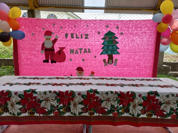 Professores da Escola Municipal São Thomas de Aquino Realizam Festa de Natal com Entrega de Presentes Para os Alunos Professores da Escola Municipal São Thomas de Aquino Realizam Festa de Natal com Entrega de Presentes Para os Alunos
