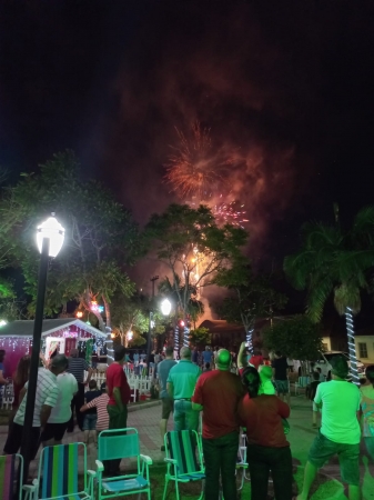 População de Pinhal Grande lotou a Praça Campos Salles Para Acompanhar as Atrações na Celebração de Natal do Município População de Pinhal Grande lotou a Praça Campos Salles Para Acompanhar as Atrações na Celebração de Natal do Município