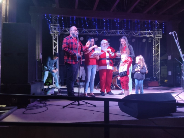 População de Pinhal Grande lotou a Praça Campos Salles Para Acompanhar as Atrações na Celebração de Natal do Município População de Pinhal Grande lotou a Praça Campos Salles Para Acompanhar as Atrações na Celebração de Natal do Município