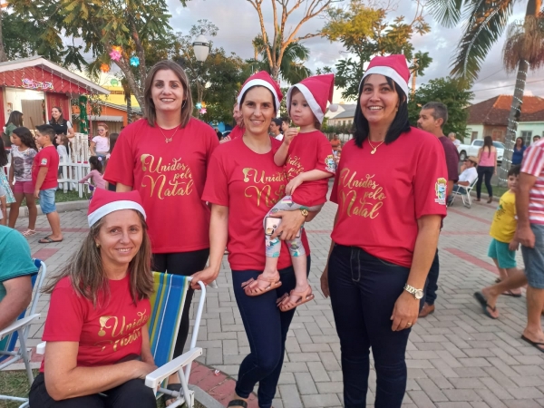 Projeto Unidos Pelo Natal Proporciona a População de Pinhal Grande Uma Programação Natalina Inédita no Municipio e Através da Secretaria de Educação Agradece a Todos os Envolvidos Projeto Unidos Pelo Natal Proporciona a População de Pinhal Grande Uma Programação Natalina Inédita no Municipio e Através da Secretaria de Educação Agradece a Todos os Envolvidos