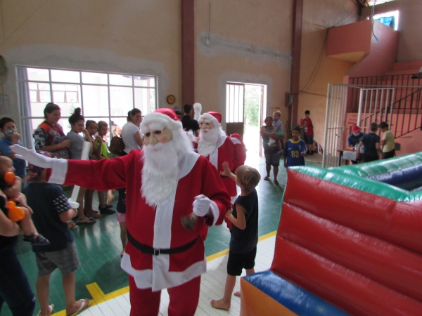 Secretaria de Assistência Social de Pinhal Grande Realiza Entrega de Presentes de Natal no Ginásio Municipal Secretaria de Assistência Social de Pinhal Grande Realiza Entrega de Presentes de Natal no Ginásio Municipal