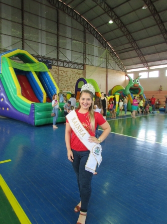 Secretaria de Assistência Social de Pinhal Grande Realiza Entrega de Presentes de Natal no Ginásio Municipal Secretaria de Assistência Social de Pinhal Grande Realiza Entrega de Presentes de Natal no Ginásio Municipal