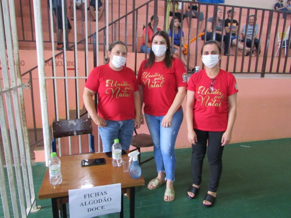 Secretaria de Assistência Social de Pinhal Grande Realiza Entrega de Presentes de Natal no Ginásio Municipal Secretaria de Assistência Social de Pinhal Grande Realiza Entrega de Presentes de Natal no Ginásio Municipal