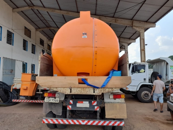 Prefeitura de Pinhal Grande Adquire Tanque de 10Mil Litros Para Transporte de Água Potável as Famílias Atingidas Pela Estiagem no Município Prefeitura de Pinhal Grande Adquire Tanque de 10Mil Litros Para Transporte de Água Potável as Famílias Atingidas Pela Estiagem no Município