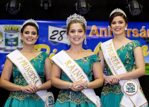 Prefeitura de Pinhal Grande Realizará em Março Concurso de escolha da Rainha e Princesas do MunicÃpio - Edição 2022 Prefeitura de Pinhal Grande Realizará em Março Concurso de escolha da Rainha e Princesas do MunicÃpio - Edição 2022