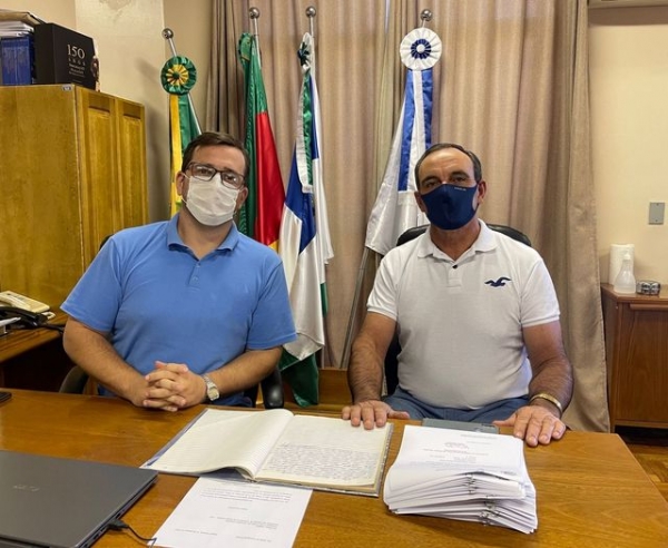 Vice-Prefeito Selmar Durigon Assume a Prefeitura no Periodo de Férias do Prefeito Lucas Michelon Vice-Prefeito Selmar Durigon Assume a Prefeitura no Periodo de Férias do Prefeito Lucas Michelon