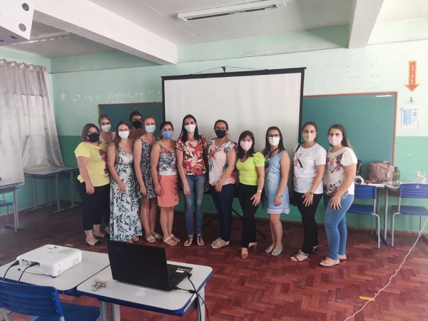 Professores da Rede Municipal de Ensino de Pinhal Grande Recebem Curso de Formação Continuada Professores da Rede Municipal de Ensino de Pinhal Grande Recebem Curso de Formação Continuada