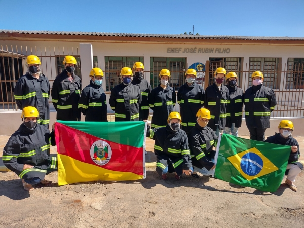Secretaria de Educação de Pinhal Grande Realiza Capacitação de Segurança em Ambiente Escolar Para Equipe de Professores e Se Torna a Primeira Cidade do Estado a Receber o Curso a Cumprir a Exigência da Lei Lucass Secretaria de Educação de Pinhal Grande Realiza Capacitação de Segurança em Ambiente Escolar Para Equipe de Professores e Se Torna a Primeira Cidade do Estado a Receber o Curso a Cumprir a Exigência da Lei Lucass