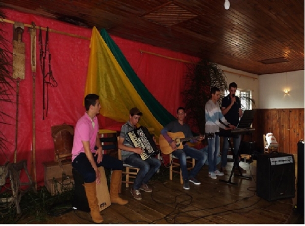 SEMANA FARROUPILHA NA ESCOLA MUNICIPAL JOSÉ RUBIN FILHO SEMANA FARROUPILHA NA ESCOLA MUNICIPAL JOSÉ RUBIN FILHO