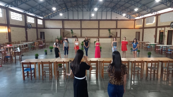 Na Semana Que Antecede o Concurso as Candidatas Concederam Entrevista e Iniciaram os Ensaios Para o Grande Dia Na Semana Que Antecede o Concurso as Candidatas Concederam Entrevista e Iniciaram os Ensaios Para o Grande Dia