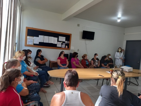 Capacitação em Cuidados com Idosos: A Secretaria Municipal de Saúde de Pinhal Grande Promoveu Um Curso de Capacitação Para Agentes Comunitários de Saúde e Cuidadosres de Idosos do Município Capacitação em Cuidados com Idosos: A Secretaria Municipal de Saúde de Pinhal Grande Promoveu Um Curso de Capacitação Para Agentes Comunitários de Saúde e Cuidadosres de Idosos do Município