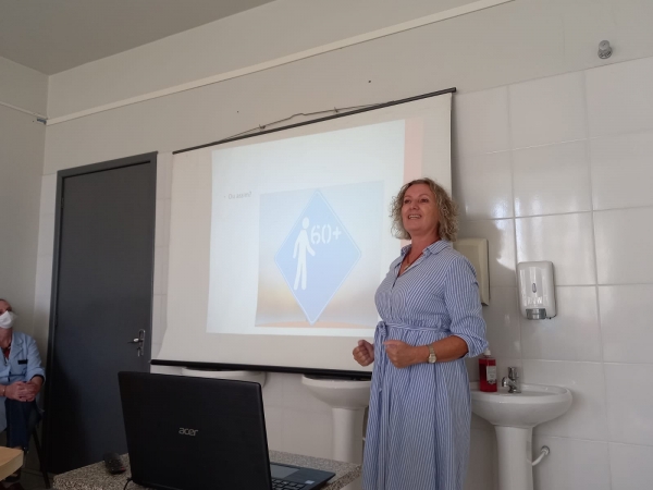 Capacitação em Cuidados com Idosos: A Secretaria Municipal de Saúde de Pinhal Grande Promoveu Um Curso de Capacitação Para Agentes Comunitários de Saúde e Cuidadosres de Idosos do Município Capacitação em Cuidados com Idosos: A Secretaria Municipal de Saúde de Pinhal Grande Promoveu Um Curso de Capacitação Para Agentes Comunitários de Saúde e Cuidadosres de Idosos do Município