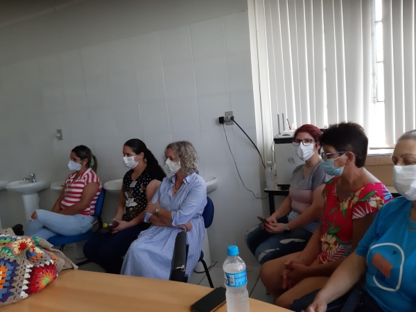 Capacitação em Cuidados com Idosos: A Secretaria Municipal de Saúde de Pinhal Grande Promoveu Um Curso de Capacitação Para Agentes Comunitários de Saúde e Cuidadosres de Idosos do Município Capacitação em Cuidados com Idosos: A Secretaria Municipal de Saúde de Pinhal Grande Promoveu Um Curso de Capacitação Para Agentes Comunitários de Saúde e Cuidadosres de Idosos do Município