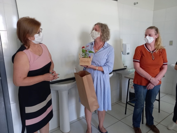 Capacitação em Cuidados com Idosos: A Secretaria Municipal de Saúde de Pinhal Grande Promoveu Um Curso de Capacitação Para Agentes Comunitários de Saúde e Cuidadosres de Idosos do Município Capacitação em Cuidados com Idosos: A Secretaria Municipal de Saúde de Pinhal Grande Promoveu Um Curso de Capacitação Para Agentes Comunitários de Saúde e Cuidadosres de Idosos do Município