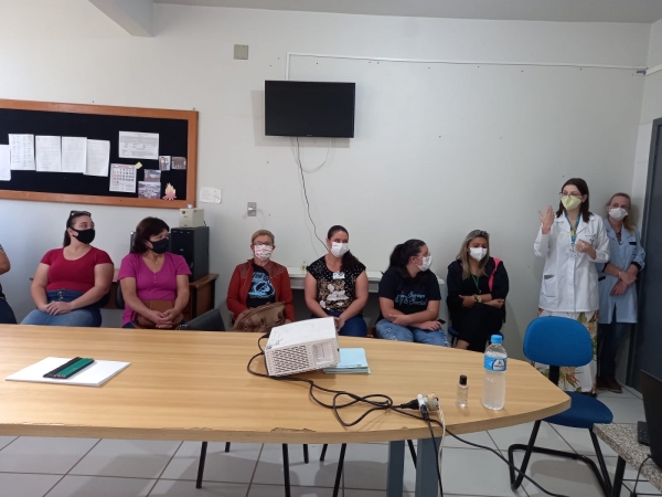 Capacitação em Cuidados com Idosos: A Secretaria Municipal de Saúde de Pinhal Grande Promoveu Um Curso de Capacitação Para Agentes Comunitários de Saúde e Cuidadosres de Idosos do Município Capacitação em Cuidados com Idosos: A Secretaria Municipal de Saúde de Pinhal Grande Promoveu Um Curso de Capacitação Para Agentes Comunitários de Saúde e Cuidadosres de Idosos do Município