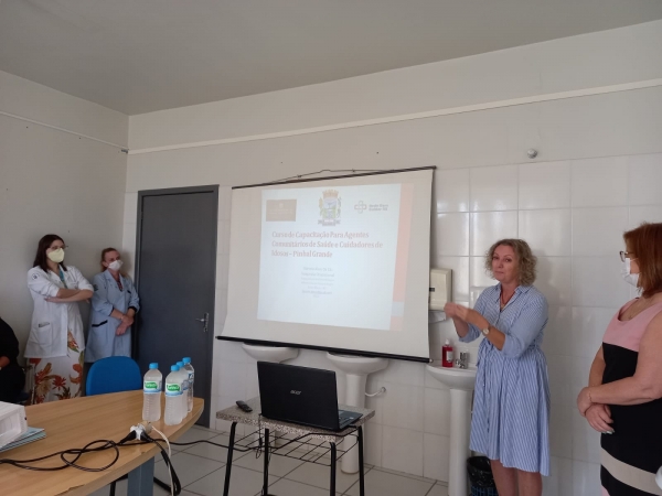 Capacitação em Cuidados com Idosos: A Secretaria Municipal de Saúde de Pinhal Grande Promoveu Um Curso de Capacitação Para Agentes Comunitários de Saúde e Cuidadosres de Idosos do Município Capacitação em Cuidados com Idosos: A Secretaria Municipal de Saúde de Pinhal Grande Promoveu Um Curso de Capacitação Para Agentes Comunitários de Saúde e Cuidadosres de Idosos do Município