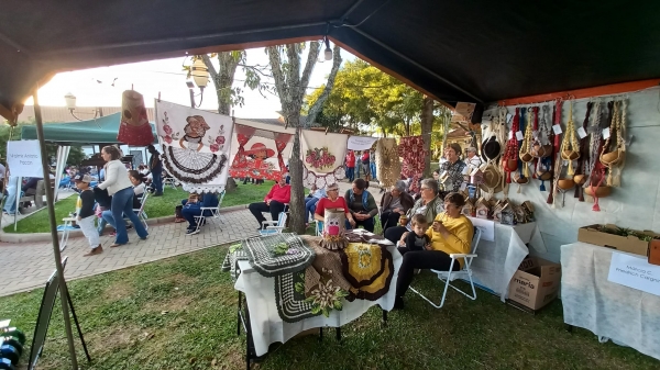 Mateada na Praça: Feira de Artesanado, Show com Irmãos Moro e Mateada Encerram as Atividades de Comemoração dos 30 Anos de Pinhal Grande Mateada na Praça: Feira de Artesanado, Show com Irmãos Moro e Mateada Encerram as Atividades de Comemoração dos 30 Anos de Pinhal Grande