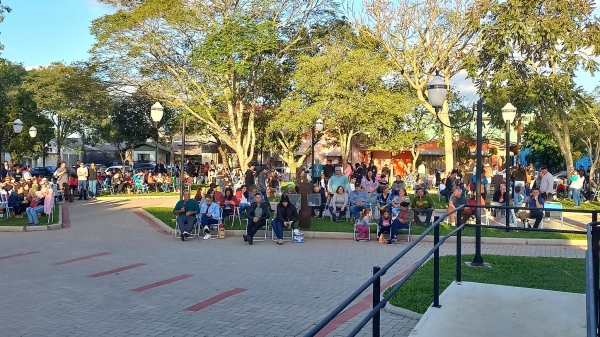 Mateada na Praça: Feira de Artesanado, Show com Irmãos Moro e Mateada Encerram as Atividades de Comemoração dos 30 Anos de Pinhal Grande Mateada na Praça: Feira de Artesanado, Show com Irmãos Moro e Mateada Encerram as Atividades de Comemoração dos 30 Anos de Pinhal Grande