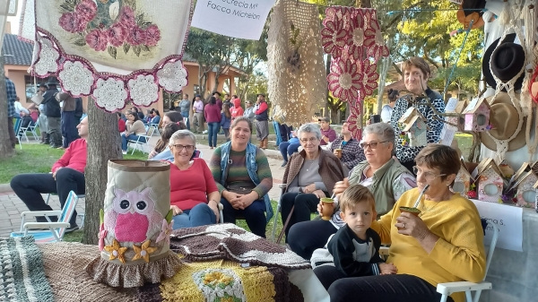 Mateada na Praça: Feira de Artesanado, Show com Irmãos Moro e Mateada Encerram as Atividades de Comemoração dos 30 Anos de Pinhal Grande Mateada na Praça: Feira de Artesanado, Show com Irmãos Moro e Mateada Encerram as Atividades de Comemoração dos 30 Anos de Pinhal Grande