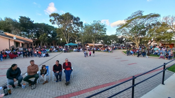 Mateada na Praça: Feira de Artesanado, Show com Irmãos Moro e Mateada Encerram as Atividades de Comemoração dos 30 Anos de Pinhal Grande Mateada na Praça: Feira de Artesanado, Show com Irmãos Moro e Mateada Encerram as Atividades de Comemoração dos 30 Anos de Pinhal Grande