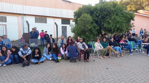 Mateada na Praça: Feira de Artesanado, Show com Irmãos Moro e Mateada Encerram as Atividades de Comemoração dos 30 Anos de Pinhal Grande Mateada na Praça: Feira de Artesanado, Show com Irmãos Moro e Mateada Encerram as Atividades de Comemoração dos 30 Anos de Pinhal Grande