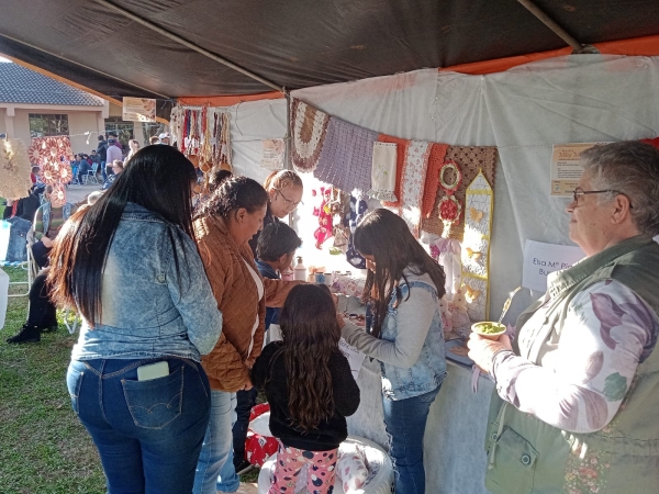 Carteira do Artesão: Casa de Cultura e EMATER de Pinhal Grande Juntamente Com a FGTAS Realizam Prova Par Confecção da Carteira do Artesão Carteira do Artesão: Casa de Cultura e EMATER de Pinhal Grande Juntamente Com a FGTAS Realizam Prova Par Confecção da Carteira do Artesão