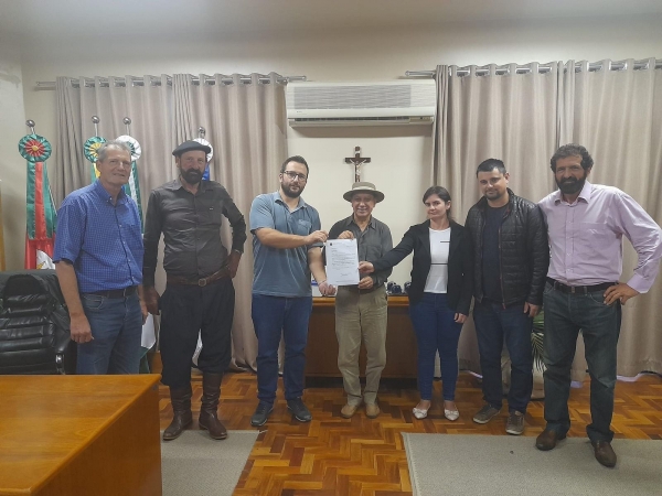 Emenda Parlamentar Deputado Federal Afonso Motta Destina Recursos Através de Emenda Parlamentar Para o Municipio de Pinhal Grande Emenda Parlamentar Deputado Federal Afonso Motta Destina Recursos Através de Emenda Parlamentar Para o Municipio de Pinhal Grande