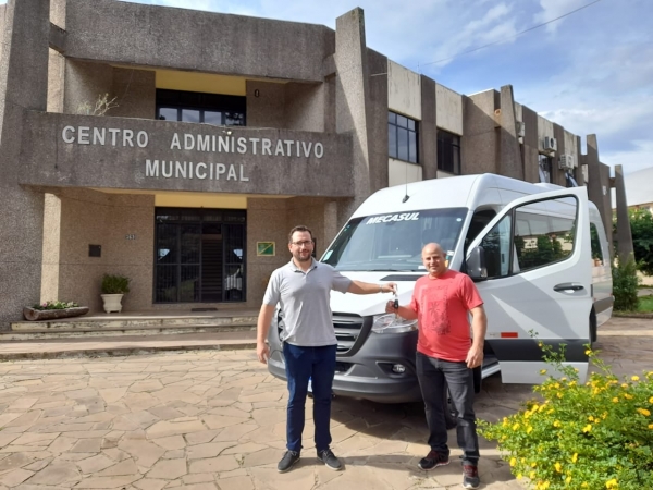 Administração Municipal de Pinhal Grande Adquire Van de 21 Lugares Para Transporte de Pacientes na Área da Saúde Administração Municipal de Pinhal Grande Adquire Van de 21 Lugares Para Transporte de Pacientes na Área da Saúde