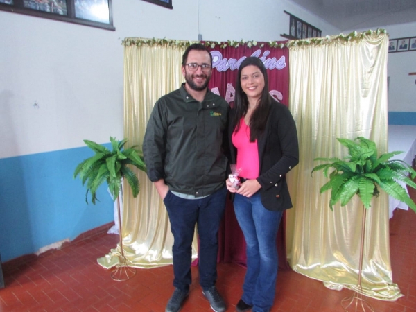 Encontro Dedicado ao Mês das Mães Reúne Grande Público no Clube Avenida Encontro Dedicado ao Mês das Mães Reúne Grande Público no Clube Avenida