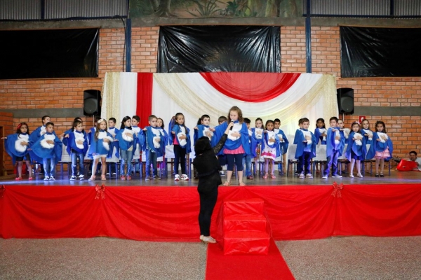 FORMATURA DA EDUCAÇÃO INFANTIL NO ANO DE 2015 FORMATURA DA EDUCAÇÃO INFANTIL NO ANO DE 2015
