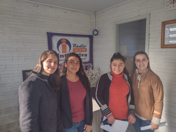MEIO AMBIENTE: ESCOLA JOSÉ RUBIN FILHO INICIA SEMANA DO MEIO AMBIENTE COM ENTREVISTA NA RÁDIO COMUNITÁRIA MEIO AMBIENTE: ESCOLA JOSÉ RUBIN FILHO INICIA SEMANA DO MEIO AMBIENTE COM ENTREVISTA NA RÁDIO COMUNITÁRIA