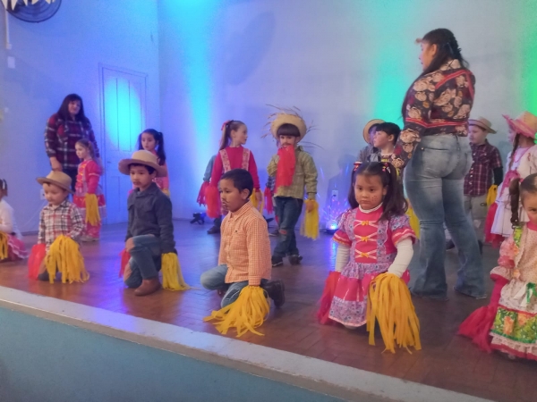 PRIMEIRO SÃO JOÃO: ALUNOS DA ESCOLA INFANTIL CARMELINDA COCCO PARTICIPAM DA PRIMEIRA FESTA JUNINA DE SUAS VIDAS PRIMEIRO SÃO JOÃO: ALUNOS DA ESCOLA INFANTIL CARMELINDA COCCO PARTICIPAM DA PRIMEIRA FESTA JUNINA DE SUAS VIDAS