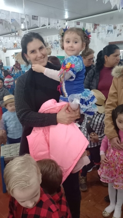 PRIMEIRO SÃO JOÃO: ALUNOS DA ESCOLA INFANTIL CARMELINDA COCCO PARTICIPAM DA PRIMEIRA FESTA JUNINA DE SUAS VIDAS PRIMEIRO SÃO JOÃO: ALUNOS DA ESCOLA INFANTIL CARMELINDA COCCO PARTICIPAM DA PRIMEIRA FESTA JUNINA DE SUAS VIDAS