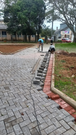 PRAÇA CENTRAL: RETOMADA OBRA DE CONCLUSÃO DA SEGUNDA ETAPA DE REVITALIZAÇÃO DA PRAÇA CAMPOS SALLES NO BAIRRO LIMEIRA PRAÇA CENTRAL: RETOMADA OBRA DE CONCLUSÃO DA SEGUNDA ETAPA DE REVITALIZAÇÃO DA PRAÇA CAMPOS SALLES NO BAIRRO LIMEIRA