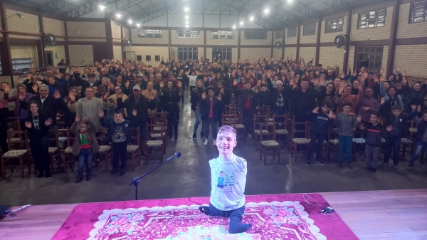 SEMANA DA FAMÍLIA: PALESTRA COM THIAGO LINK EMOCIONA PÚBLICO EM PINHAL GRANDE SEMANA DA FAMÍLIA: PALESTRA COM THIAGO LINK EMOCIONA PÚBLICO EM PINHAL GRANDE